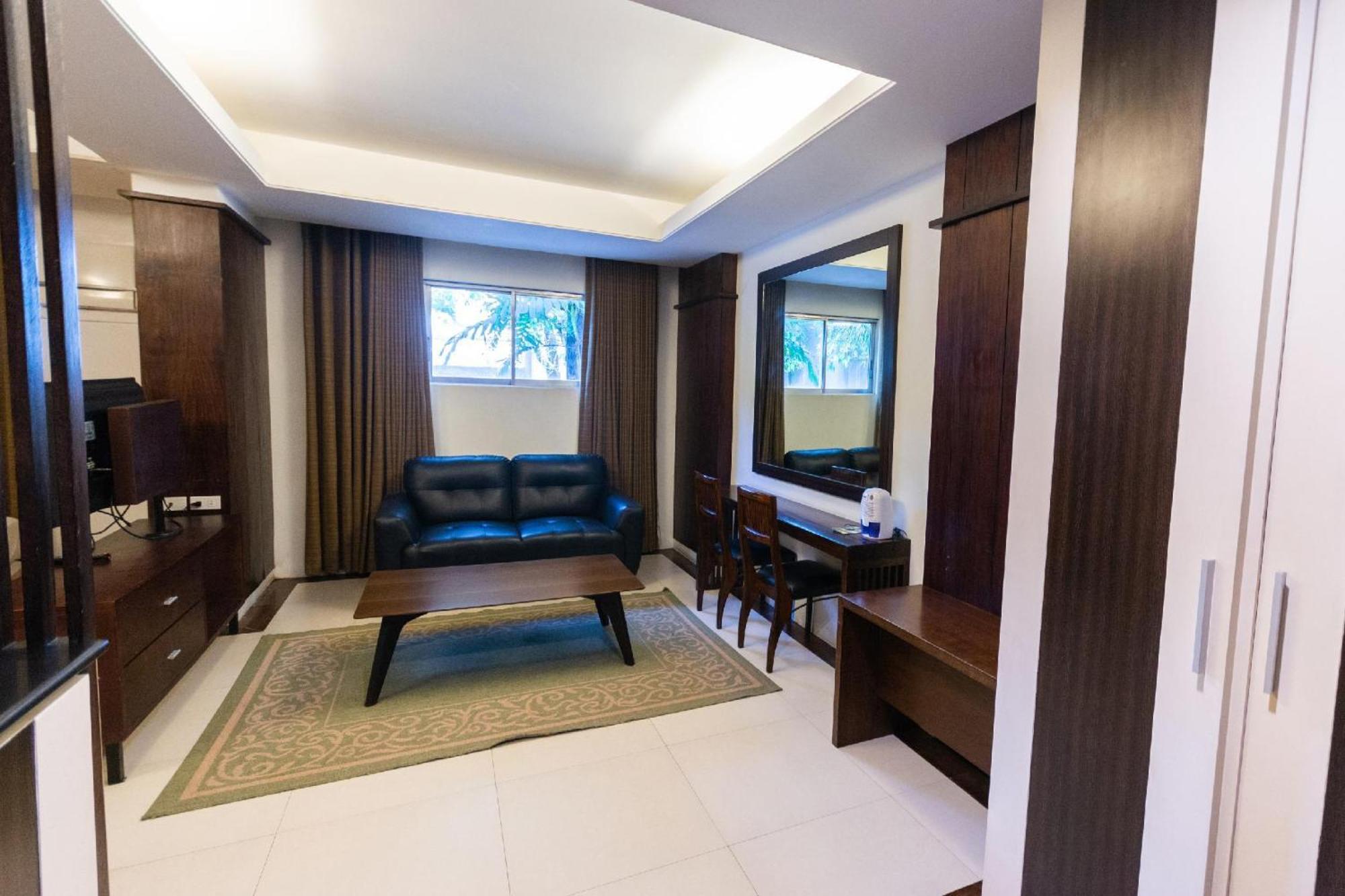 Chito'S Hotel Iloilo City Room photo