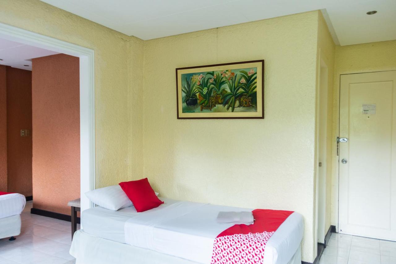 Chito'S Hotel Iloilo City Exterior photo
